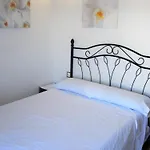 Atico Escaladei , Centrico Y Con Piscina