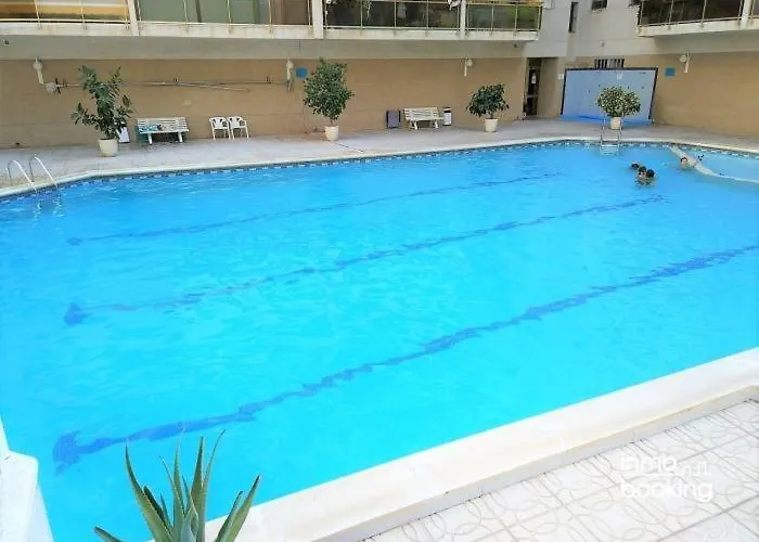 Atico Escaladei , Centrico Y Con Piscina